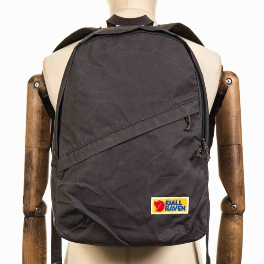 Fjall Raven Vardag Black Backpack - Adult Size 25L - Picture 3 of 3